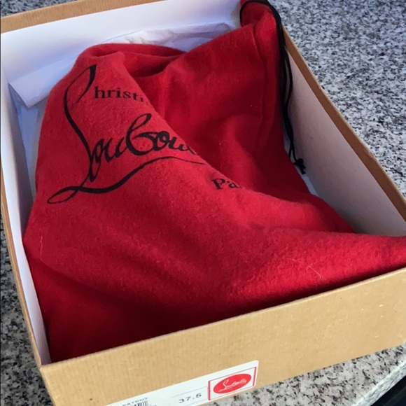 Red bottoms - Picture 3 of 3